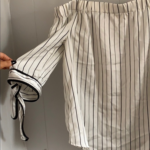 Silky off the shoulder half sleeve top - Picture 5 of 6